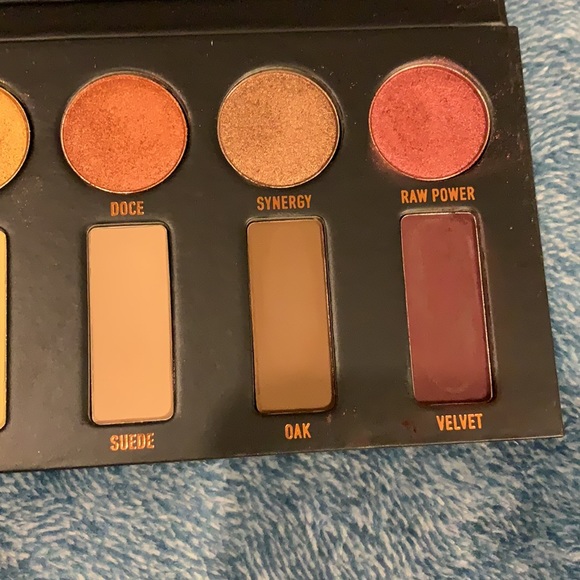Kat von d metal matte mini eyeshadow palette - Picture 3 of 7